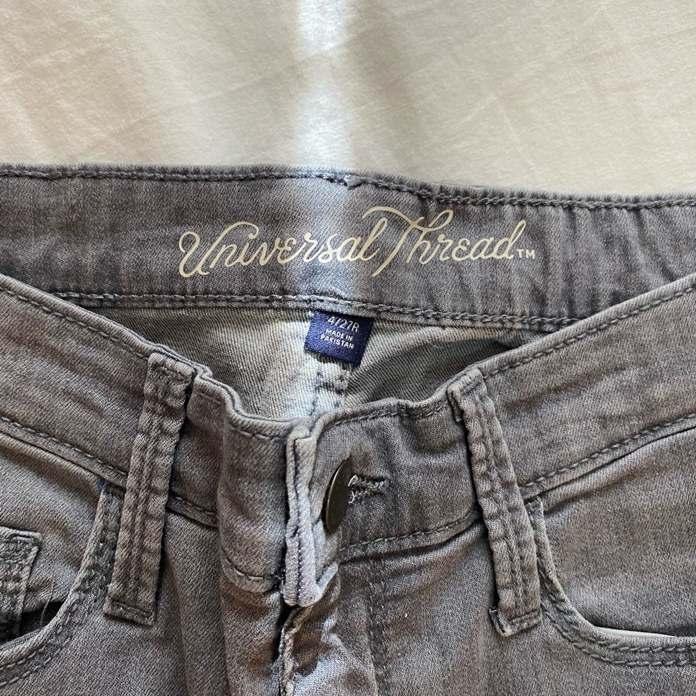 universal thread size 4 skinny jeans